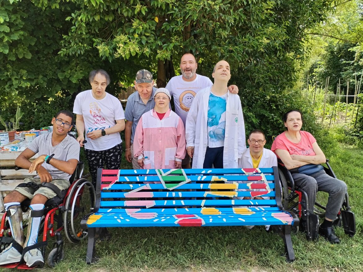 Inclusione e disabilità | Venezia: inaugurate le “Panchine animate”. La Rosa Blu tra i promotori.